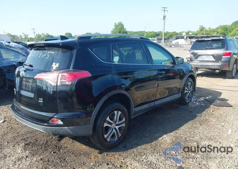 2017 Toyota Rav4 Le z USA, uszkodzony, nr VIN 2T3BFREV1HW609136
